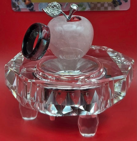 1080 Chameleon Epoxy Resin with ladybug, Size 9
